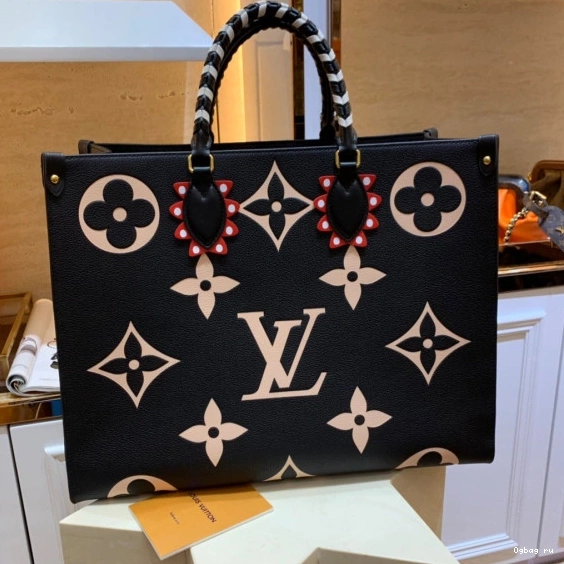 VUITTON CRAFTY LOUIS ONTHEGO GM 0819